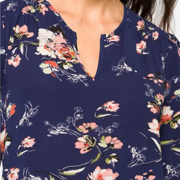 Fun2Fun Kenmore split neck blouse. Size large - Picture 2 of 9